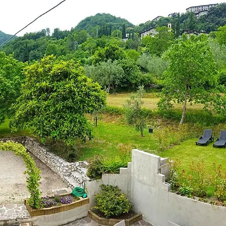 Casa Gina Garden And View By Gardadomusmea Prázdninový dům