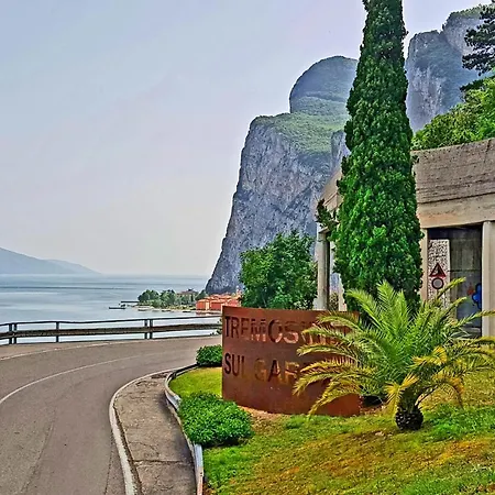 Casa Gina Garden And View By Gardadomusmea 別荘